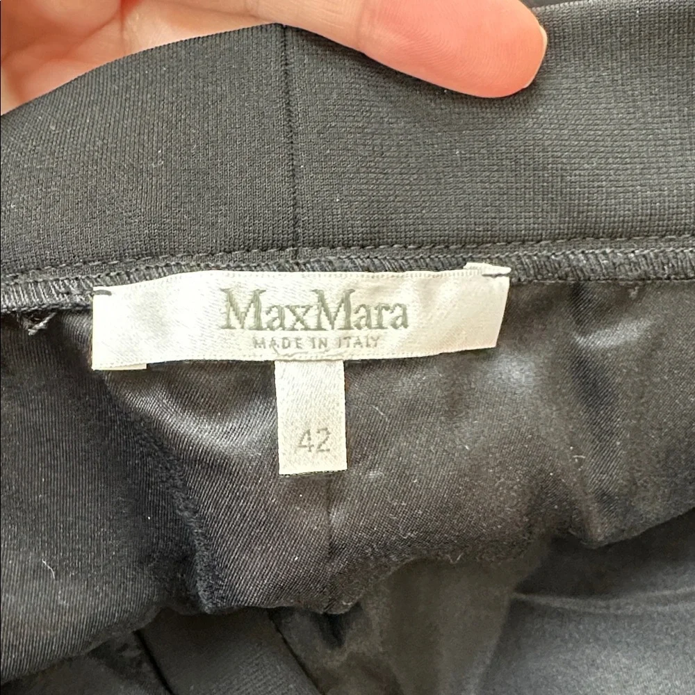 MaxMara Black Stretch Pencil Skirt EU 42 Classic Career Midi